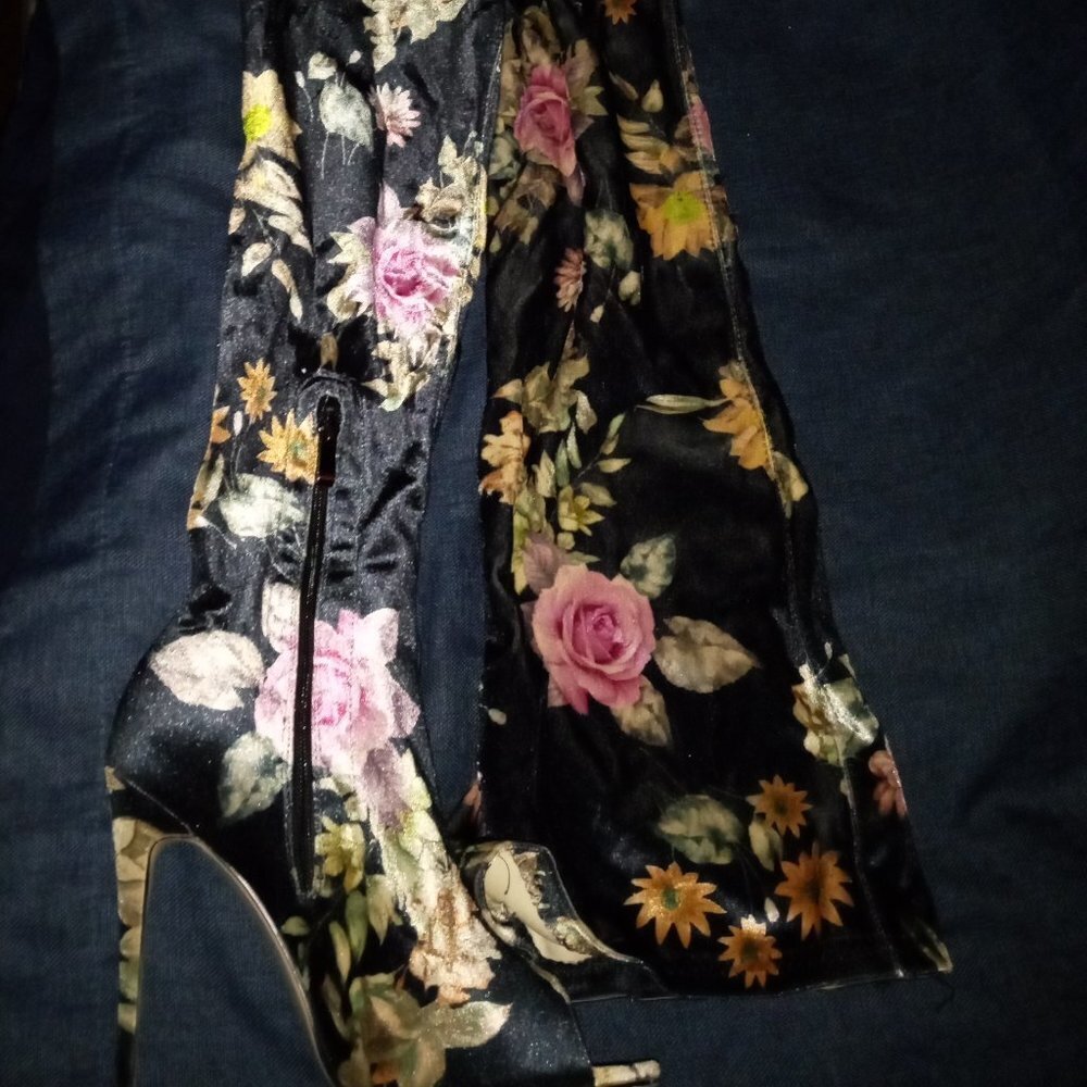 SECRET  " FLORAL FANTASY " Open Toe Thigh High PLUSH VELVET - Picture 3 of 3